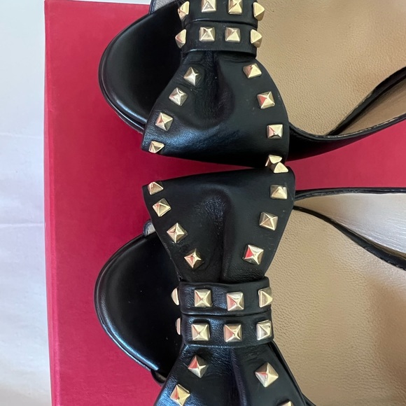 VALENTINO GARAVANI STUDDED BOW PLATFORM PUMPS - Picture 5 of 12